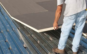 benefits of insulating Corarnstilbeg flat roofing